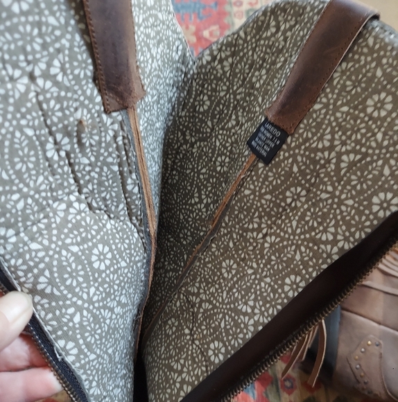 Laredo Fringed Leather Snip Toe Boot - Picture 10 of 11